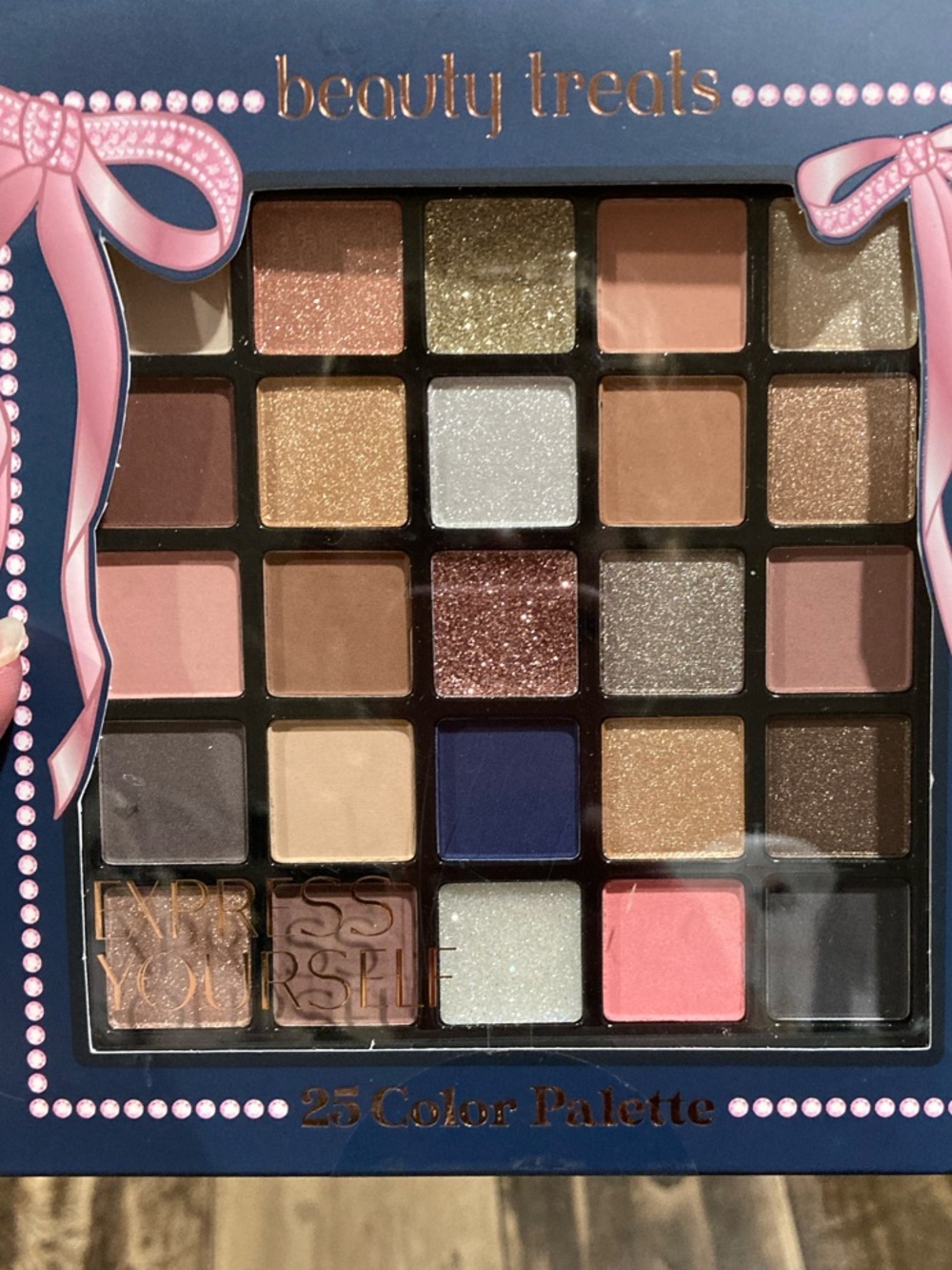 25-Color Eyeshadow Palette – Multi-Color - Picture 2 of 2